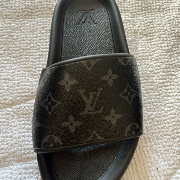 Louis Vuitton Slides Black! Perfect Condition! - Picture 2 of 11